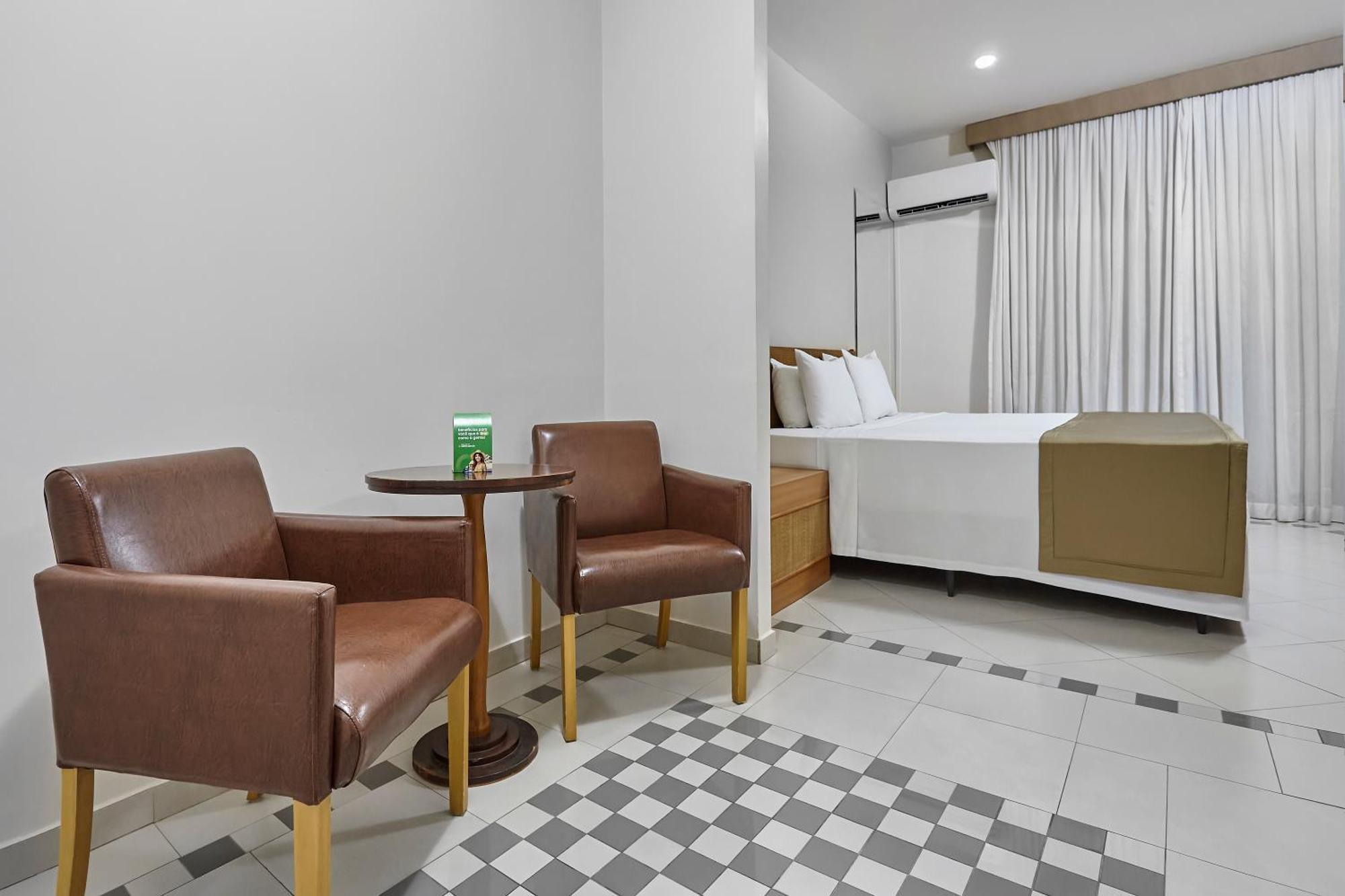 Deluxe Room,1746862136:JPEG